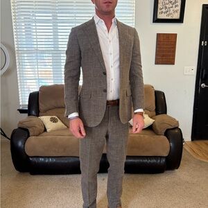 Suitsupply Brown Suit Classic Tailored Design